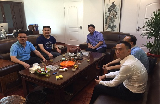 秘书长走访连云港市五金机电协.jpg